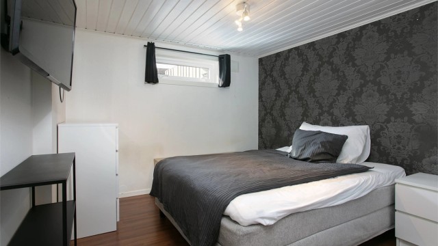 Det andre disponible rommet i underetasjen benyttes også som soverom (ikke godkjent)
