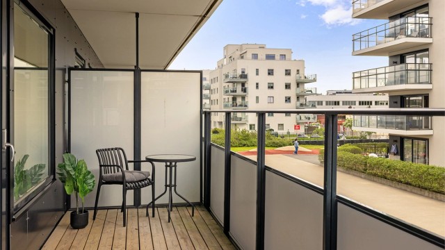 Leiligheten er gjennomgående og har to private uteplasser – én på hver side av bygget.
Foto: Glenn Pettersen v/Fotostallen