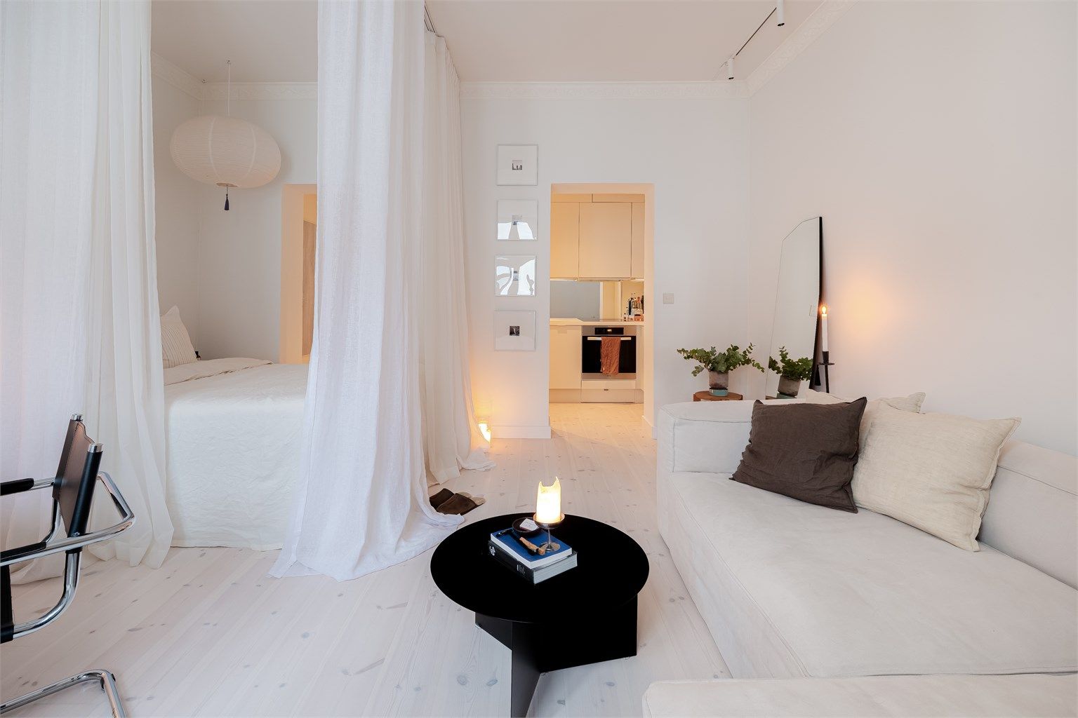 Beliggenheten er perfekt for deg som ønsker rolige omgivelser, samtidig som du bor nærme Bogstadveien.