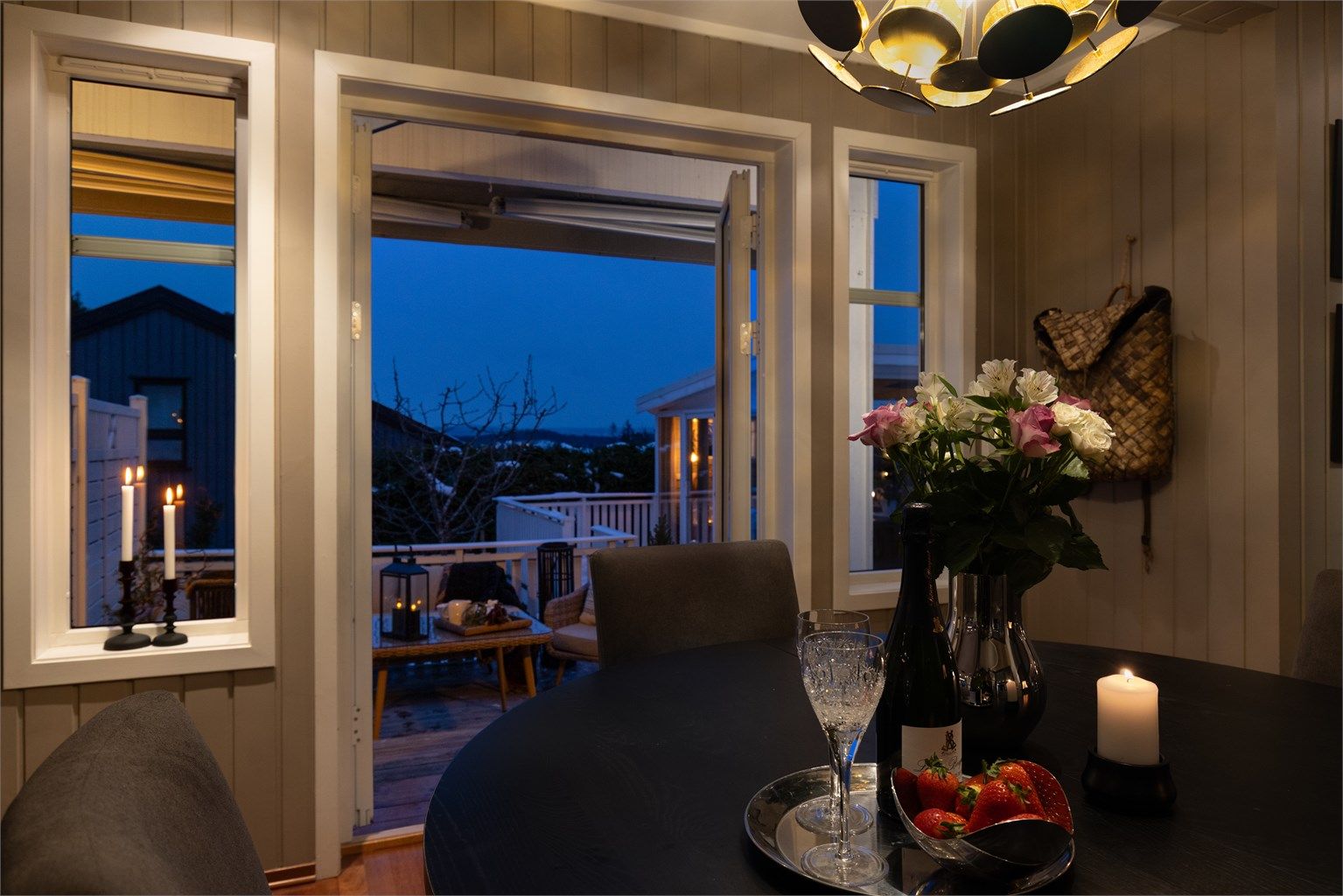 Kveldsstemning i spisestuen