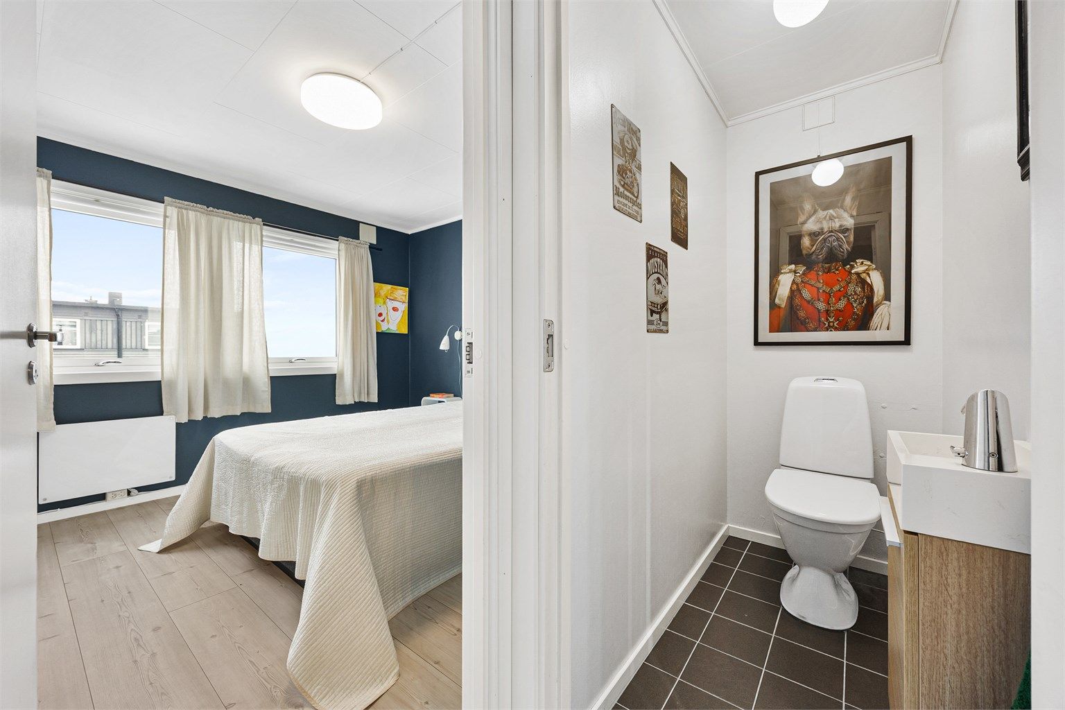 WC-rommet ligger praktisk til i tilknytning til soverommene.