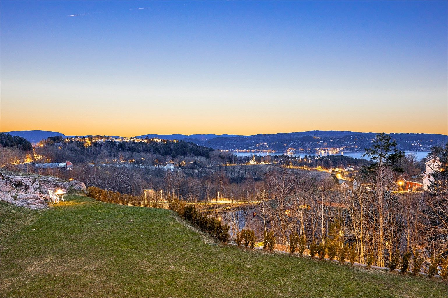 Her bor du fritt og høyt med gode solforhold og nærhet til både kyststien og badestrender. 
Foto: Stine Prøitz Jørgensen