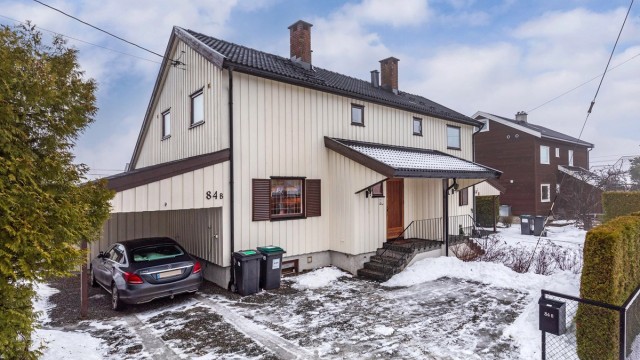 Velkommen til Kjelsåsveien 84B, en innholdsrik familiebolig med sentral beliggenhet