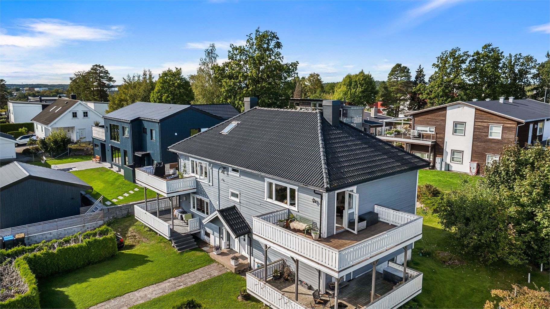 Saltaket er tekket med betongtakstein som ble takfornyet i 2014.