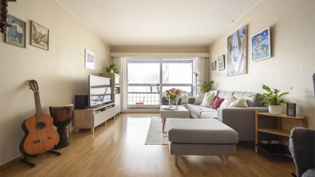 Her får du en innbydende og flott 3-roms andelsleiligheten beliggende i 3. etasje med heis. Foto: Martine Eren Studio