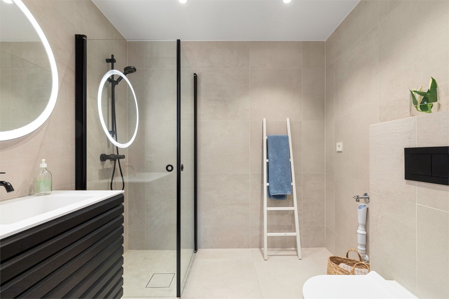 Lekkert bad med innredning fra Linn Bad