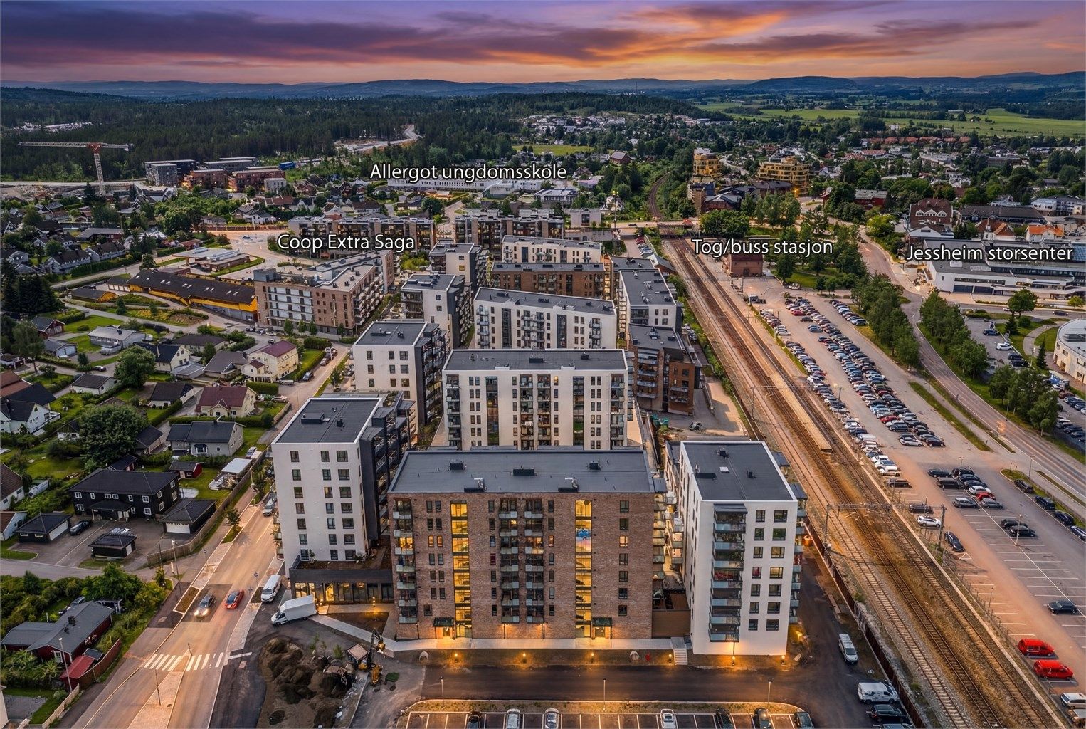 Kort vei til togstasjon, bussholdeplass og treningssenter.