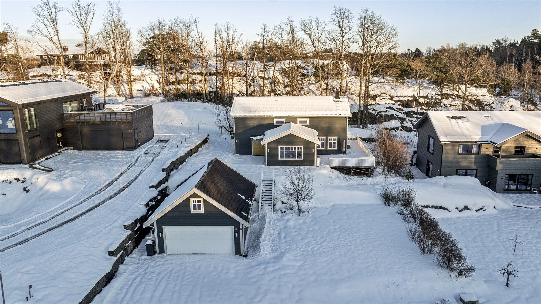 Stor enebolig med flotte uteområder