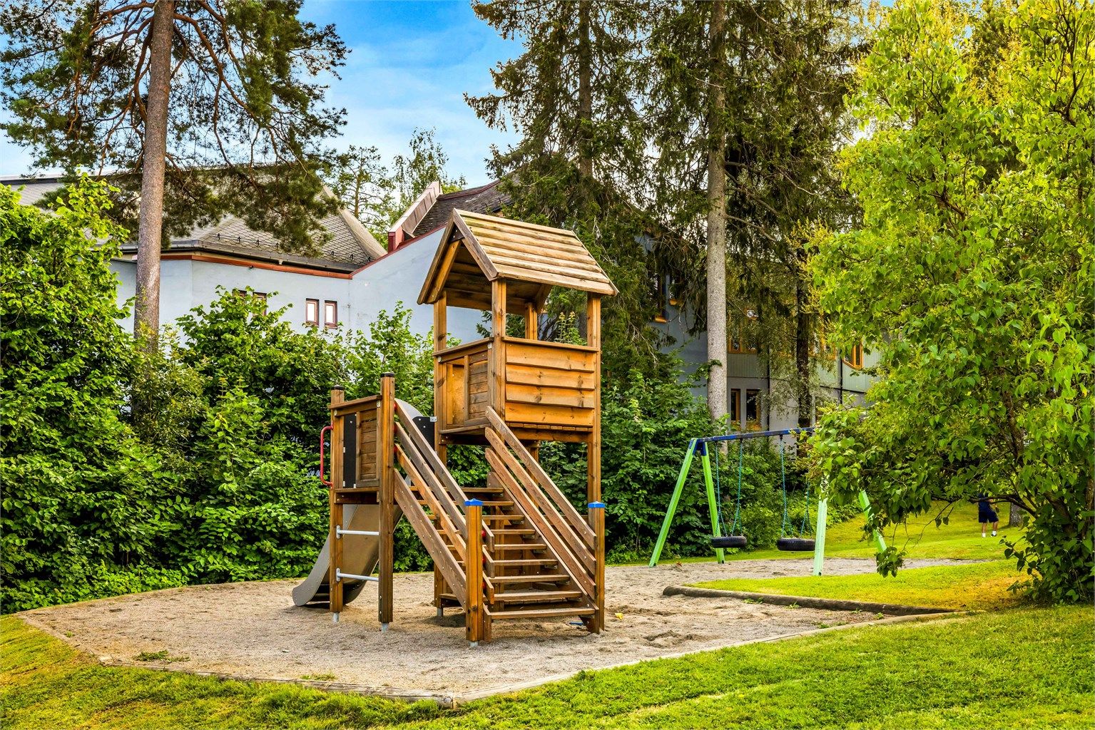 Flere lekeplasser i umiddelbar nærhet.