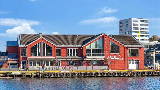 Gåavstand til alle byens fasiliteter, som Brygga 11 restaurant og brødrene berggren for fersk sjømat!