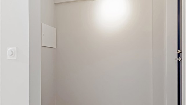 Gang med plass til garderobe - Velkommen inn!
