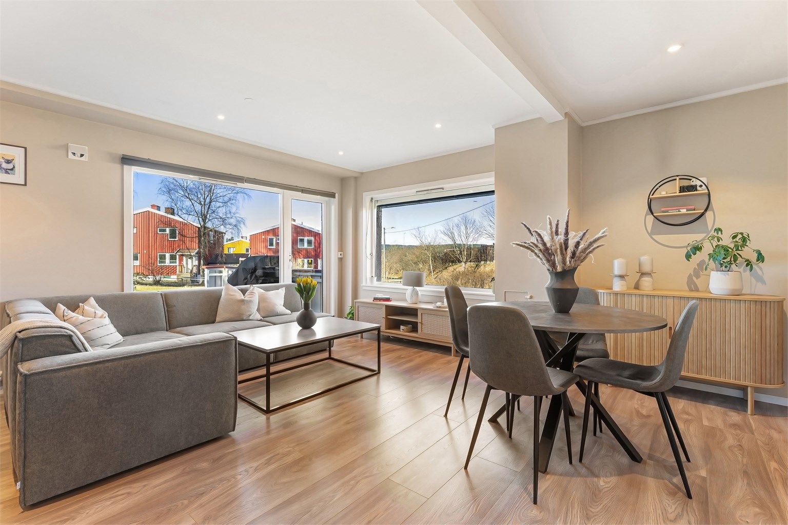 Velkommen til Otto Rugs Vei 11 på Eiksmarka/Østerås - Presenter av eiendomsmegler/partner Ola Wee Ahlstrand v/Krogsveen Bærum