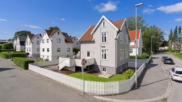 Flott opparbeidet hjørnetomt.