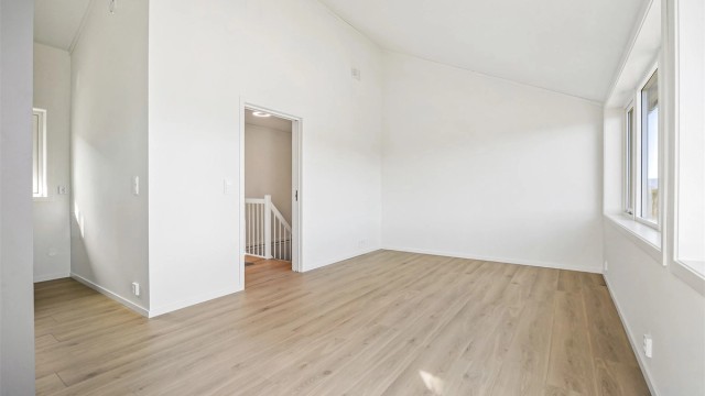 Det er balansert ventilasjonsanlegg i boligen.
