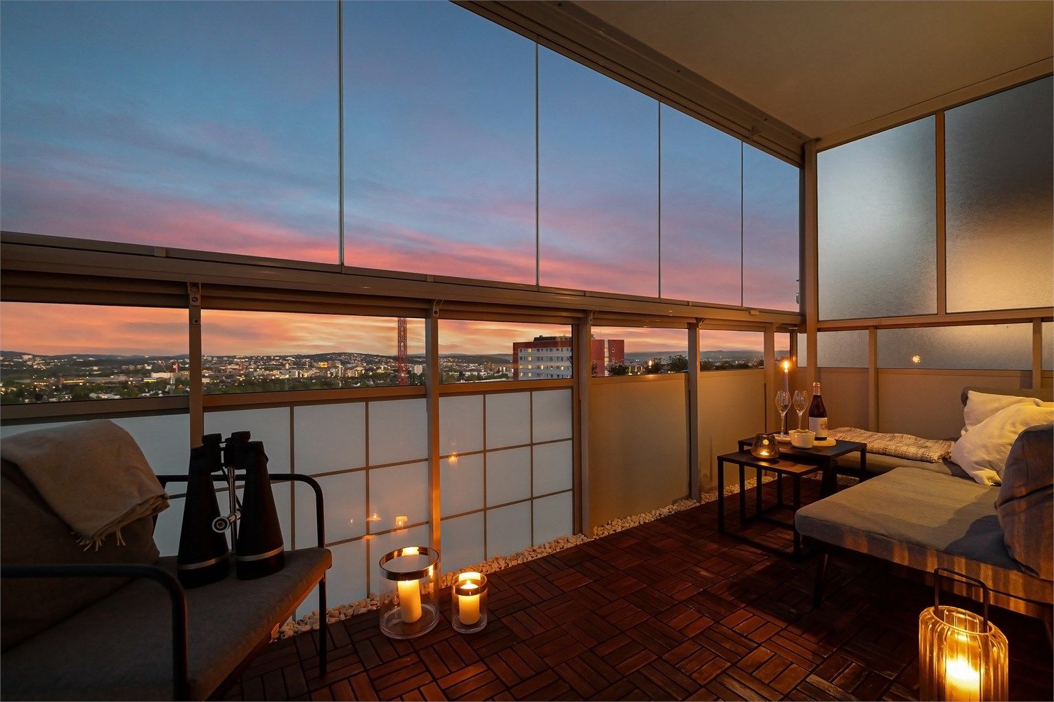 Leiligheten ligger i 11. etg, med stor, solrik balkong med gode solforhold