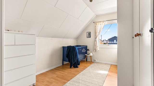 Det tredje soverommet egner seg godt som barnerom, gjesterom eller kontor.