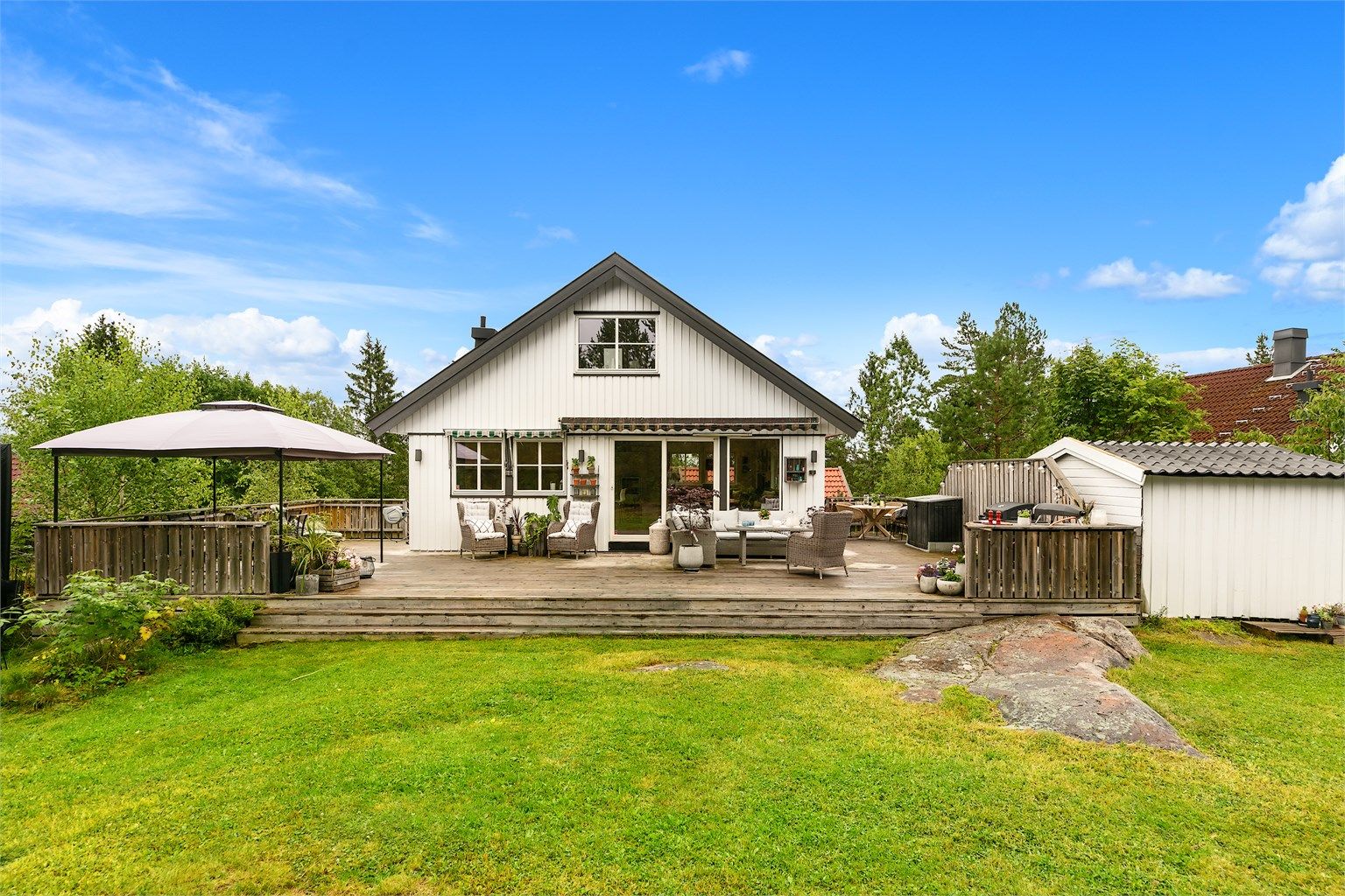 Eiendomsmegler Krogsveen v/Elisabeth Hanssen ønsker velkommen til Karuslia 28!