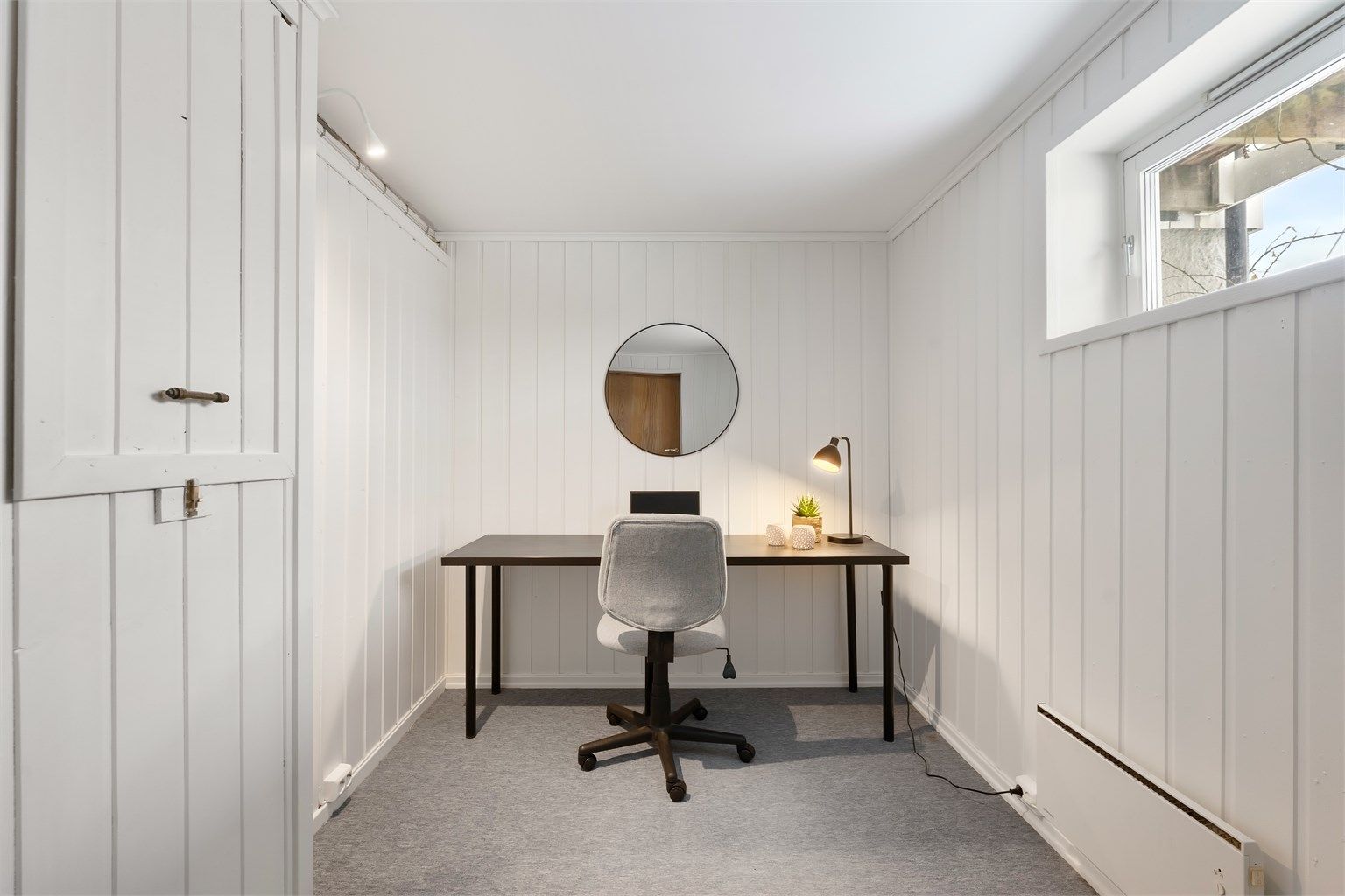 Et separat rom som er ideelt som hjemmekontor eller hobbyrom.