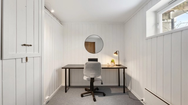Et separat rom som er ideelt som hjemmekontor eller hobbyrom.