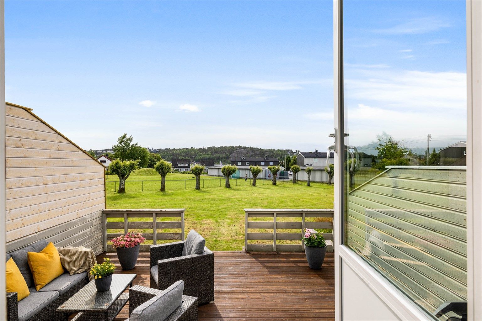 Terrassedøren og vinduer ble skiftet ut av borettslaget rundt 2016.