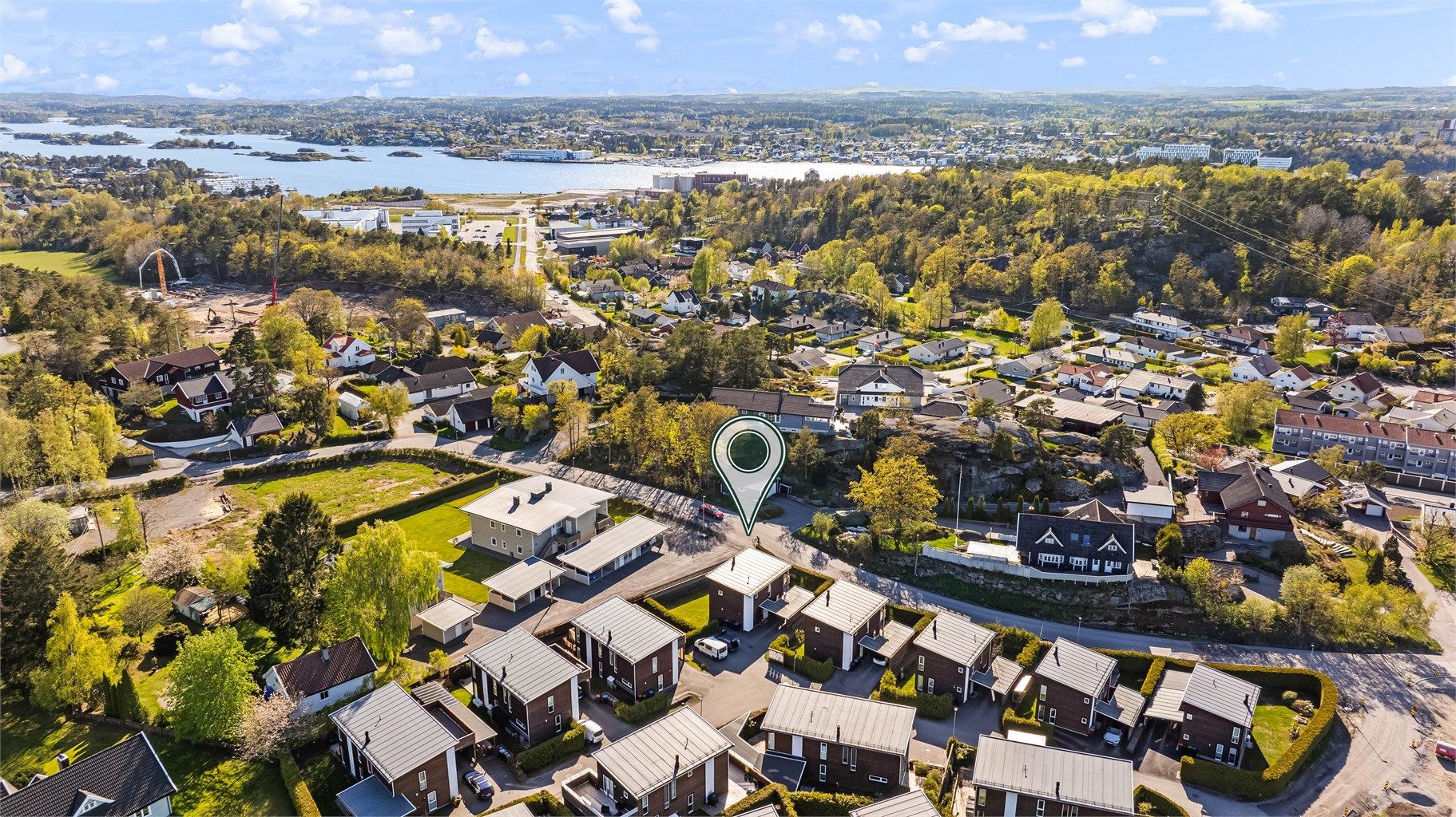Ny barneskole er under bygging og denne boligen får en trygg og kort vei til den nye skole