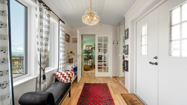 Gang mellom stue og spisestue.