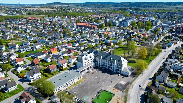 Gangavstand til Volla skole og flere barnehager i nærområdet.