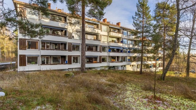 Her bor du i et fredelig og familievennlig område med kort vei til barnehager, skoler, dagligvarebutikker og flotte turområder