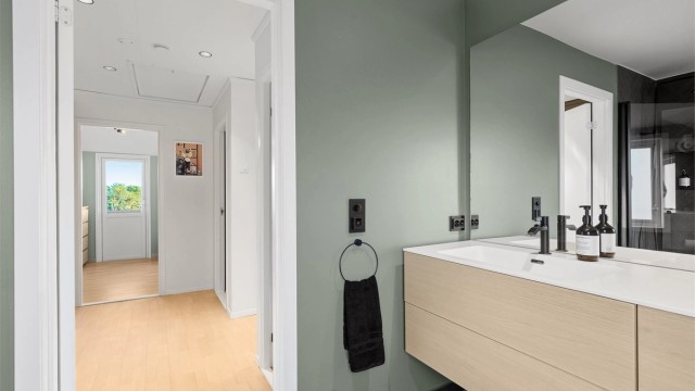 Praktisk løsning med alle soverom og bad i samme etasje.