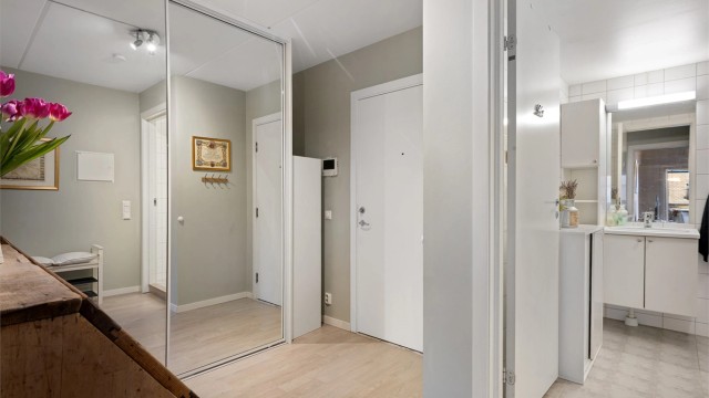 Entre med gode muligheter for garderobe løsninger