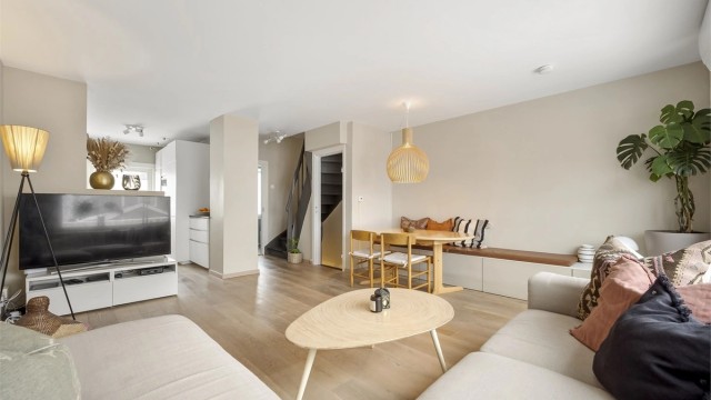 Rommet har flere gode møbleringsmuligheter.