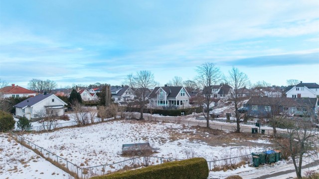 Føynland er en idyllisk øy i den nordøstre delen av Færder kommune i Vestfold, med god broforbindelse til både Nøtterøy og Husøy.