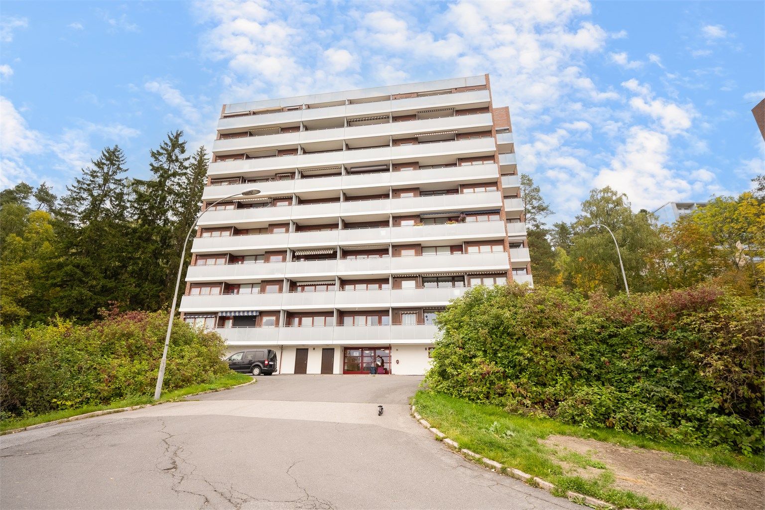Stallerudåsen borettslag har heis i oppgangen og fellesfasiliteter som kostnadsfritt vaskeri.