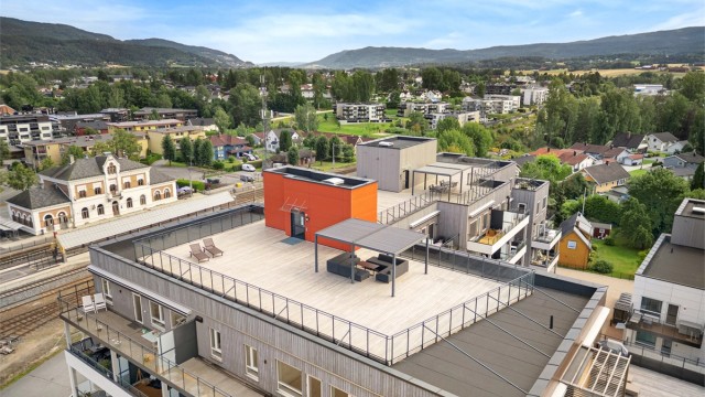 Felles takterrasse med flott utsikt utover Hokksund