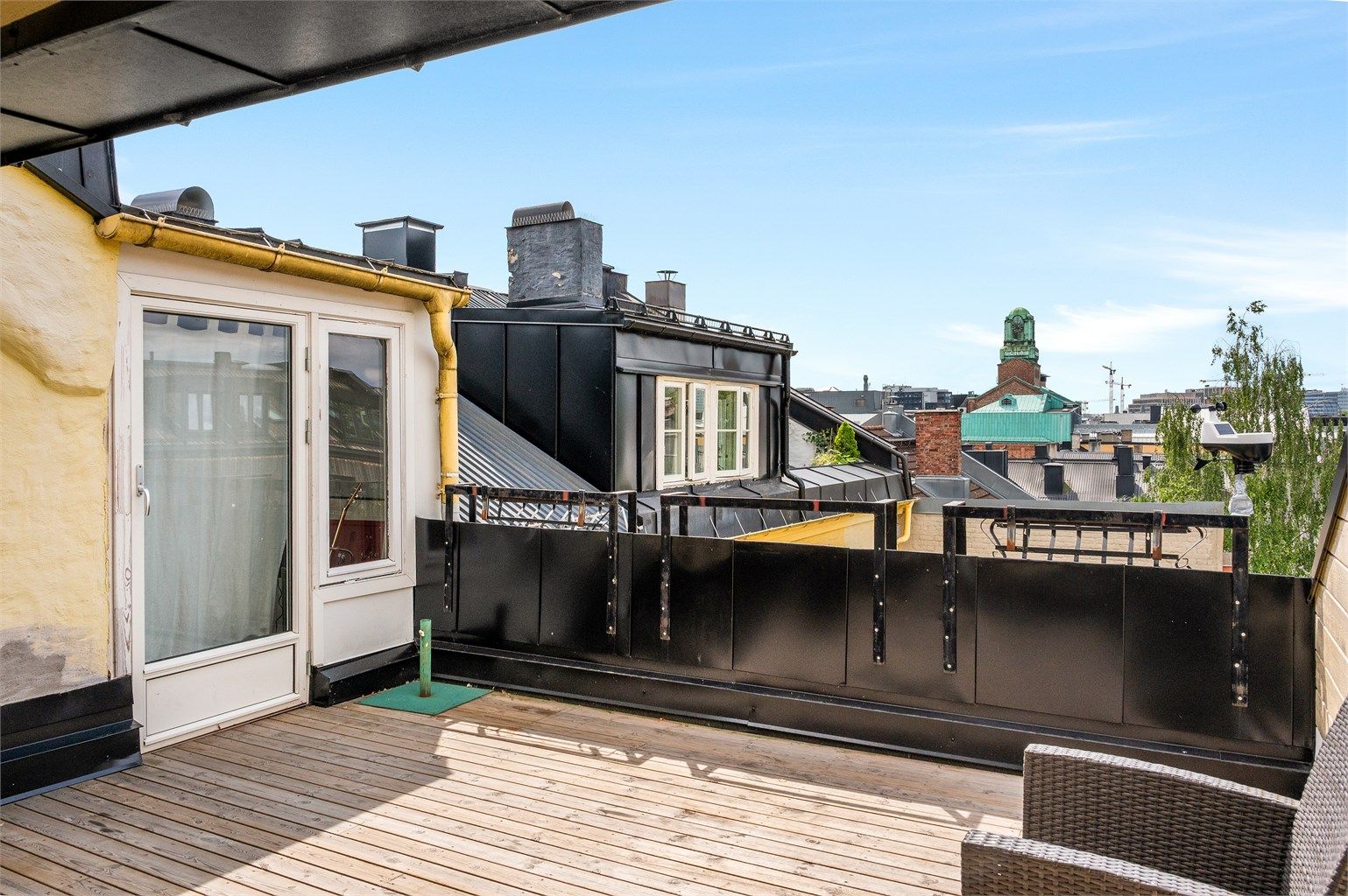 Borettslaget har en felles takterrasse som kan benyttes av beboerne, i tilknytning til felles studioleilighet til gratis leie for gjester av beboere. 
