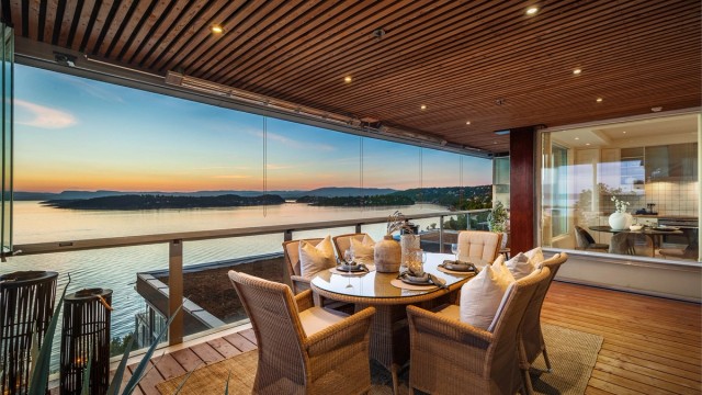Velkommen til Vestlia 1C - Solrik og unik toppleilighet | Fantastisk fjordutsikt | Innglasset terrasse | 3 garasjeplasser | Heis