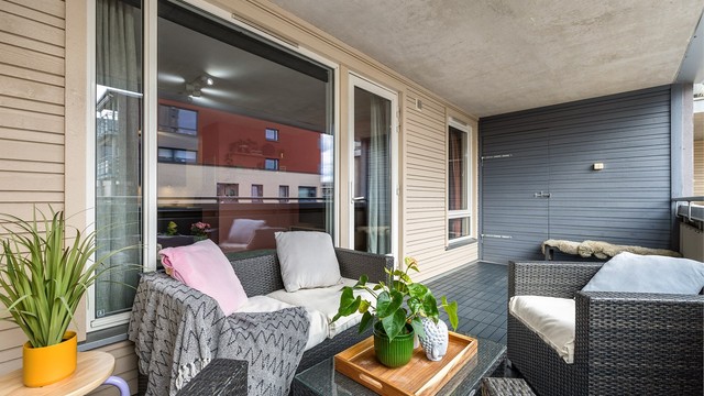 Balkongen disponerer en utebod.