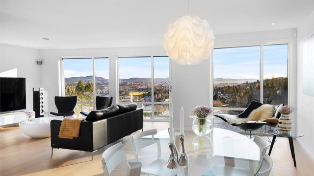 Eiendomsmegler Krogsveen v/Marianne Høimyhr presentere Bakkane 69C! Foto: Christian Thorsbye - Diakrit