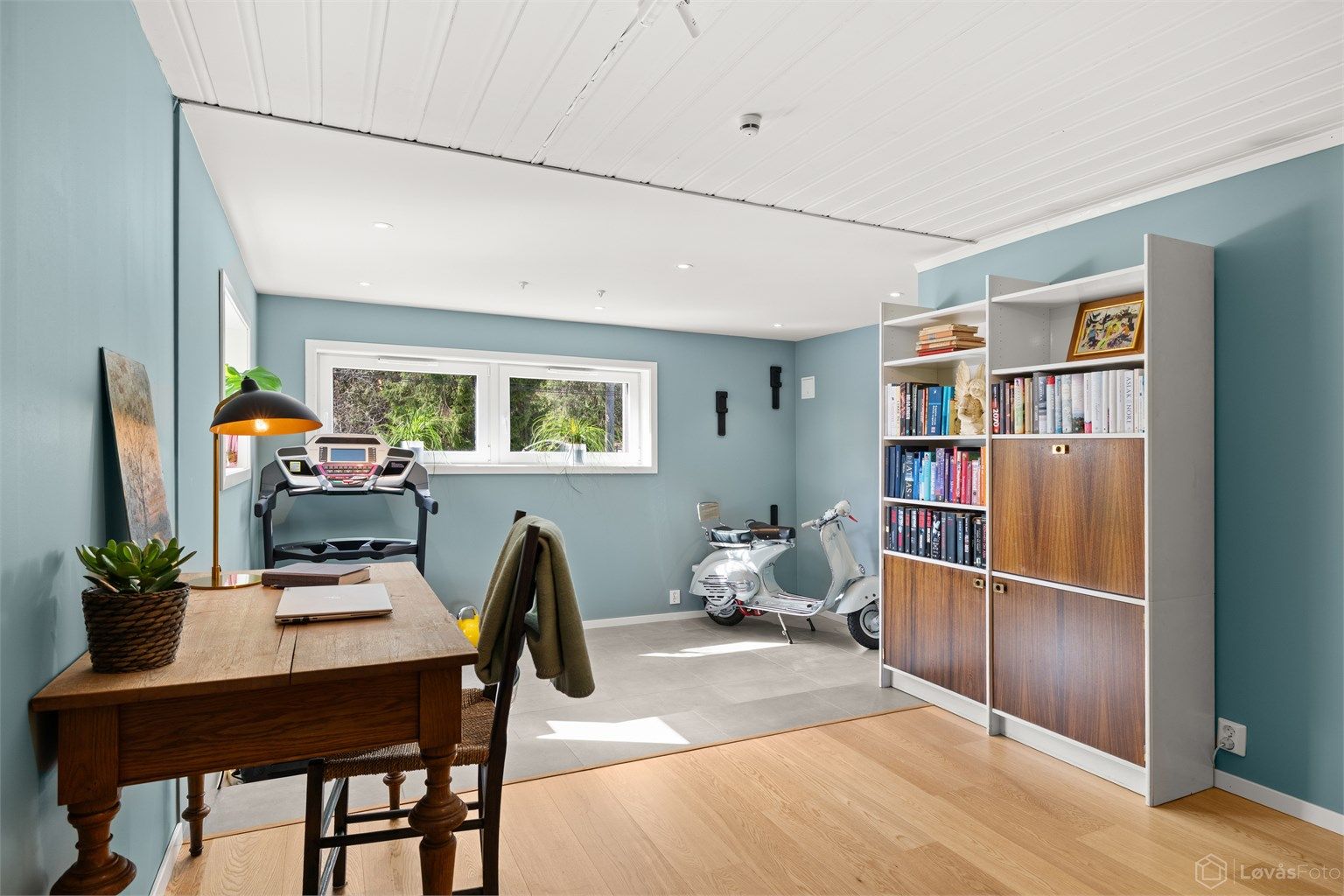 Kjellerstuen har plass til møblering i flere soner, bl.a. har selger hatt tv-stue i en del og trimrom i andre delen