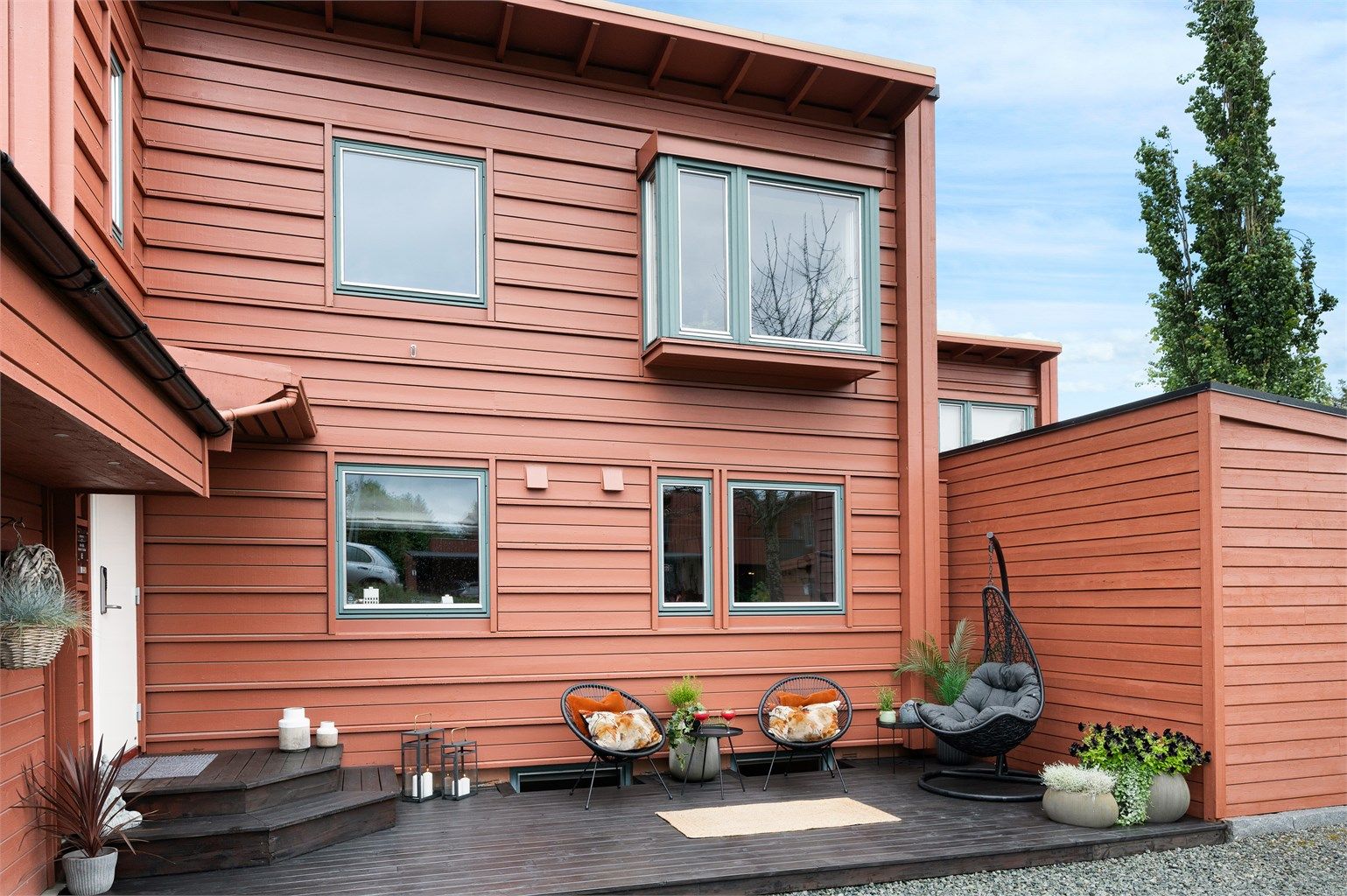 Boligen fremstår i meget god stand med solide oppgraderinger fra senere år. 