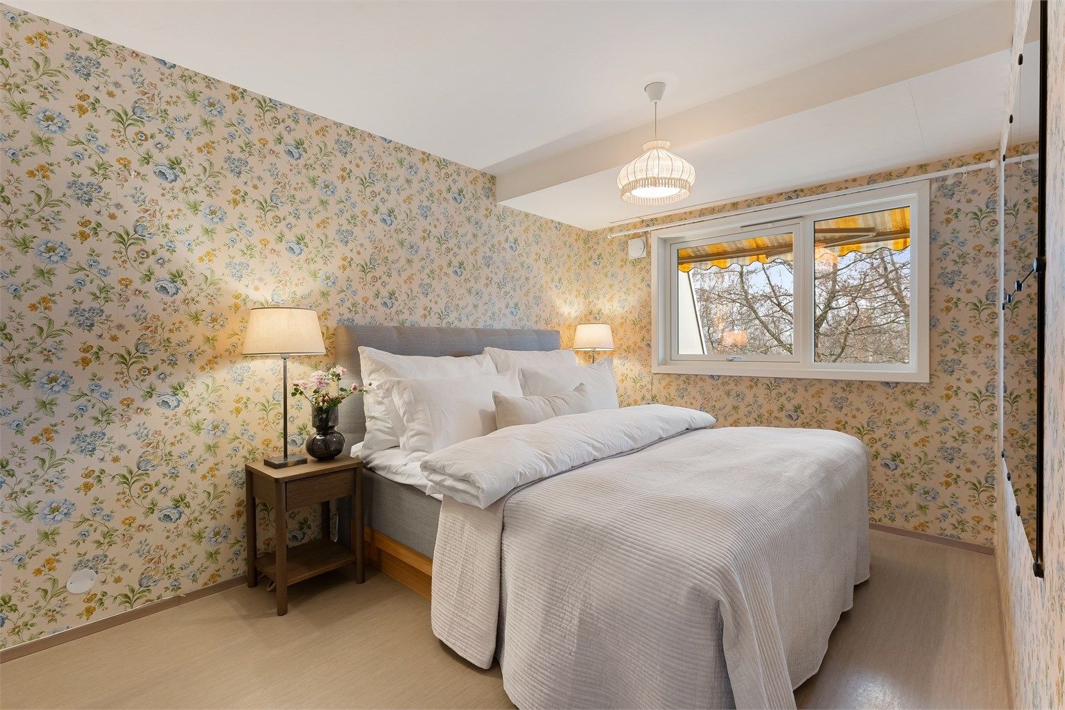 Leiligheten har 3 soverom i dag. Dette er det største