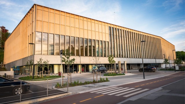 Nye Tøyenbadet åpnet i 2025.