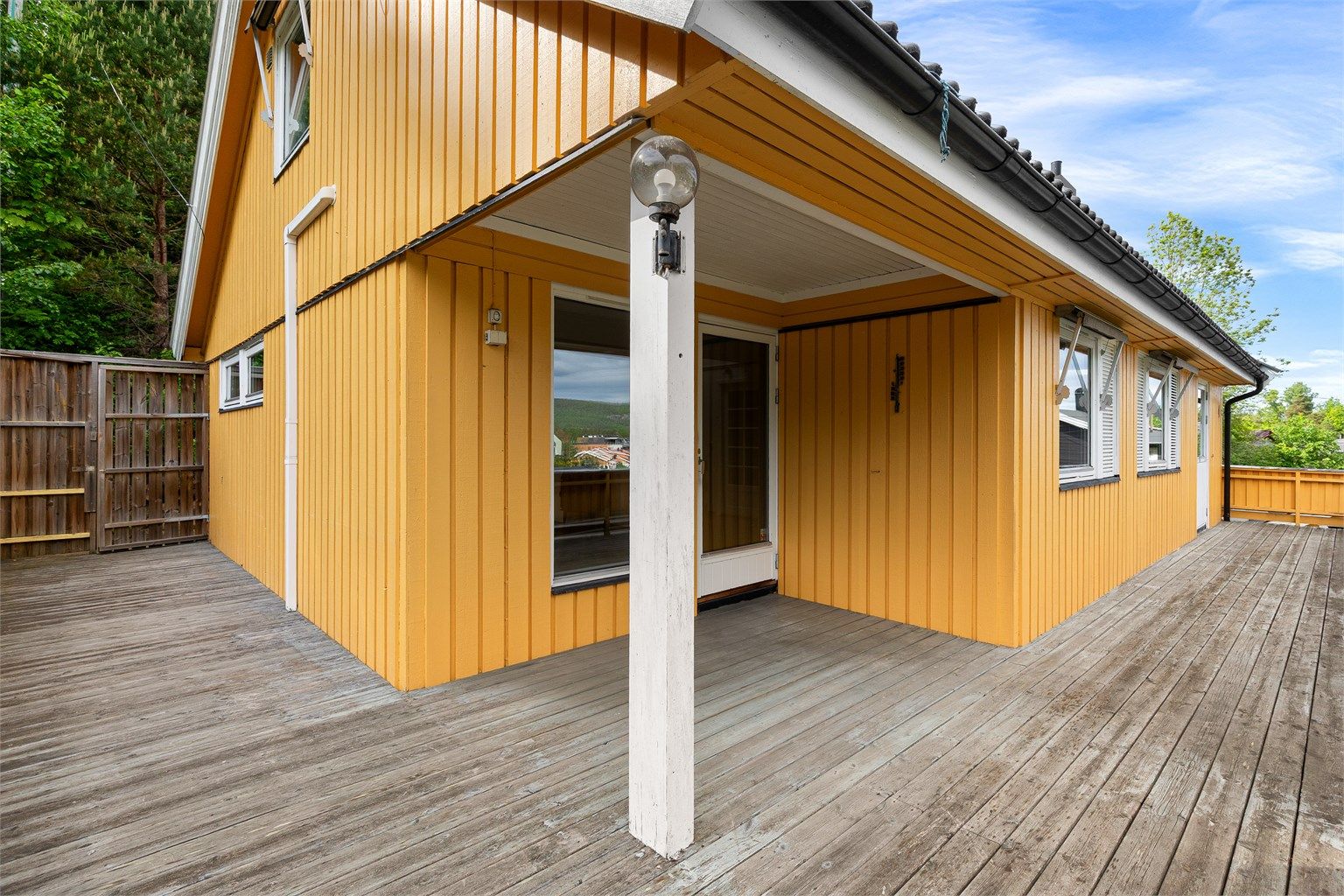 Terrasse utenfor stuen 