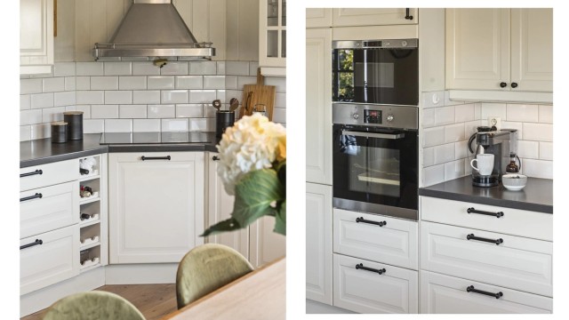 Det medfølger integrert stekeovn, platetopp, oppvaskmaskin og to kjøleskap med frysedel.