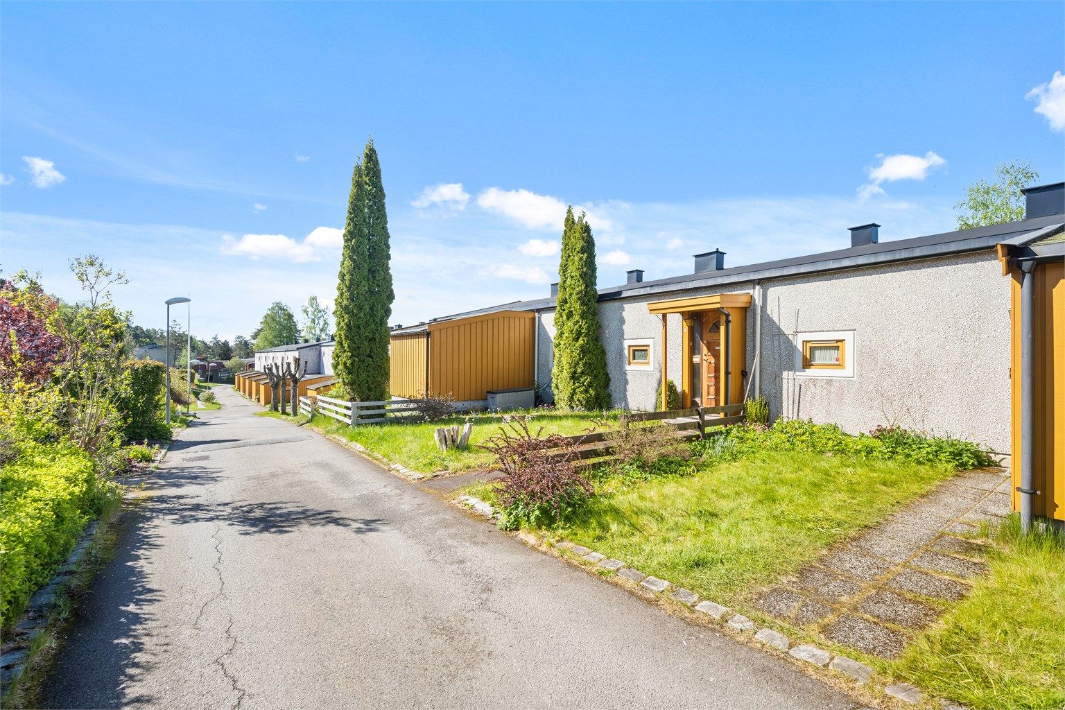 Rekkehus i et veletablert og barnevennlig borettslag med store, grønne fellesarealer.
Foto: Martine Eren Studio 