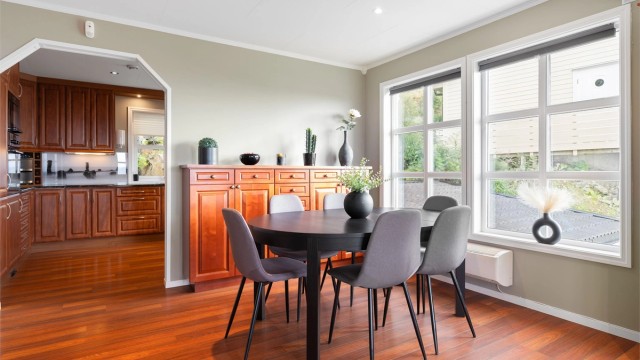 Her har man god plass til å samle familie og venner til hyggelige sammenkomster.