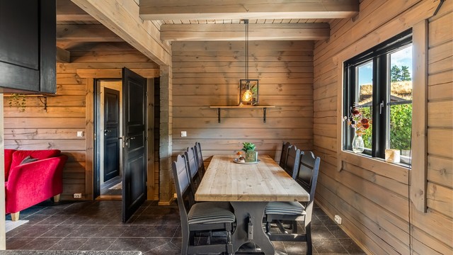 Åpent og innbydende med god plass til venner og familie