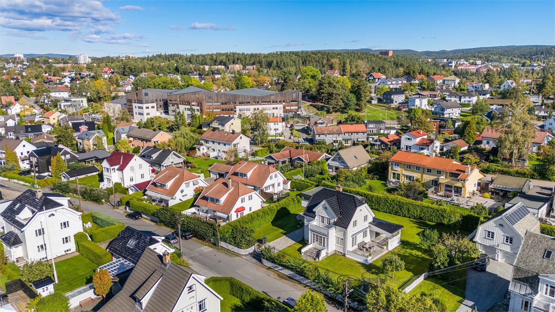 Kort vei til bl.a. barnehager og Munkerud skole