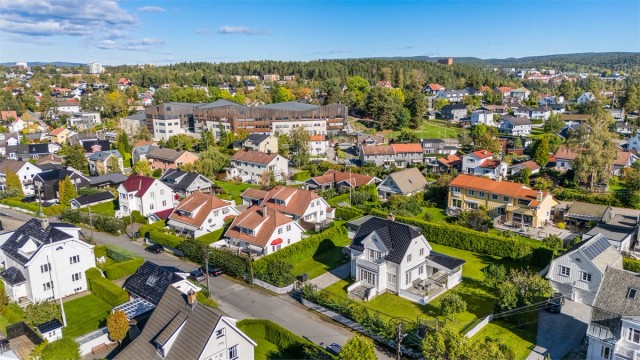 Kort vei til bl.a. barnehager og Munkerud skole
