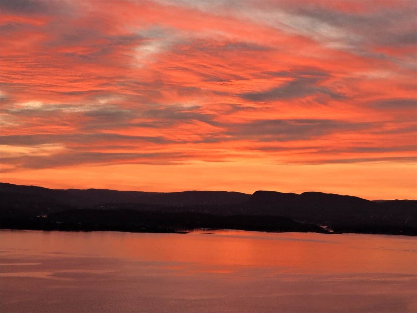 Fantastiske solnedganger fra boligen (selgers private bilde)